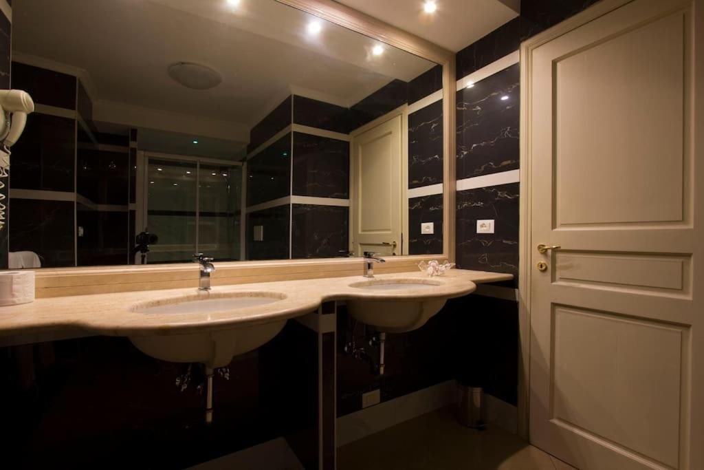 41 Nazionale Suite 41 Рим Экстерьер фото
