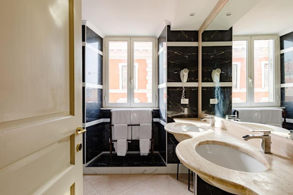 41 Nazionale Suite 41 Рим Экстерьер фото