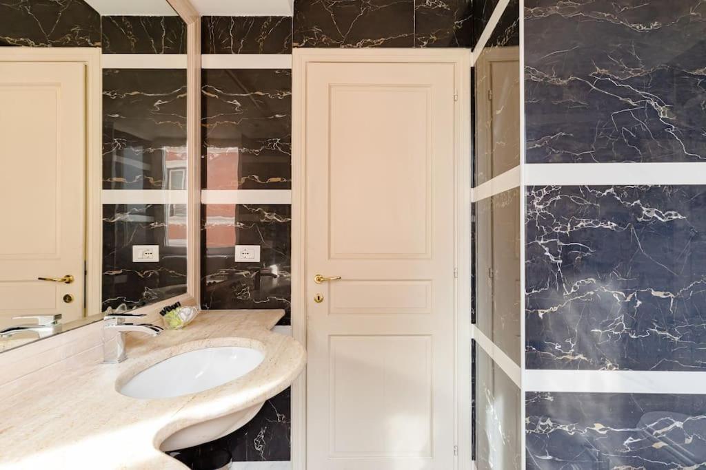 41 Nazionale Suite 41 Рим Экстерьер фото